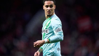 世界杯客户端升级下载-为0-5雪耻！25岁曼联弃将轰世界波，率队复仇马竞，赛季已造18球